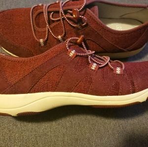 NEW Dansko Holland Wine Suede Walking Shoes EU 40